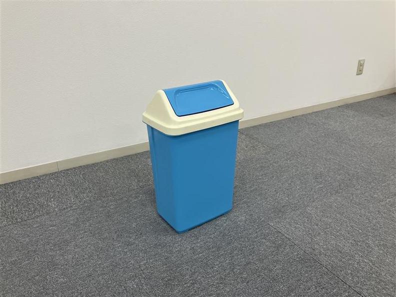蓋つきゴミ箱